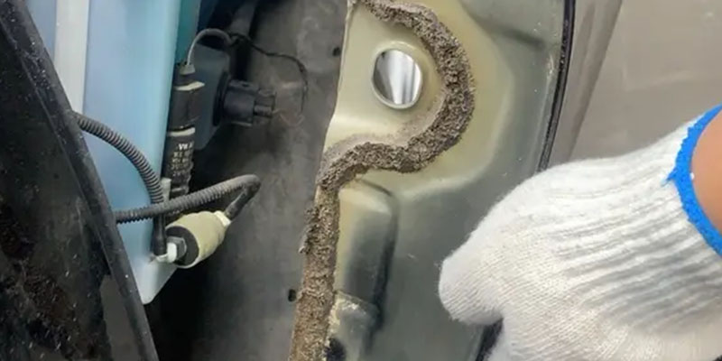 車門門檻梁內(nèi)黑膠解決啥問題-汽車膨脹膠降噪防腐增剛度方案